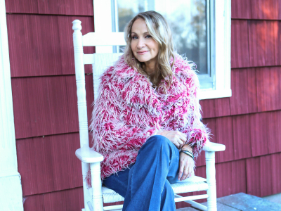 joan-osborne-choice0413hi-res_400x300_acf_cropped